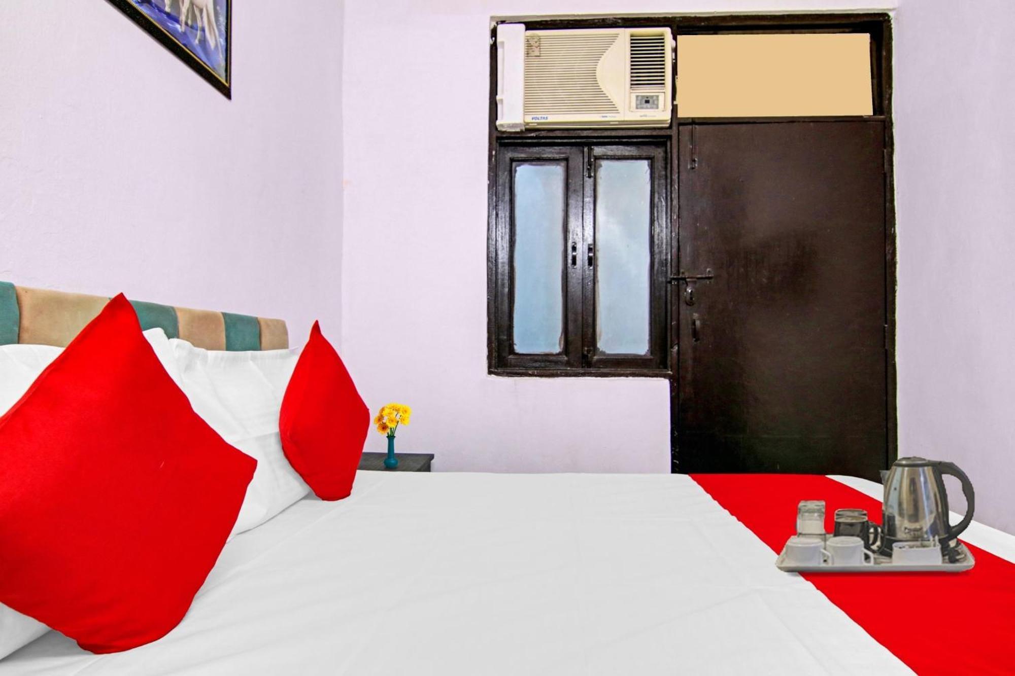 Hotel O Chaudhary Villa Új-Delhi Kültér fotó